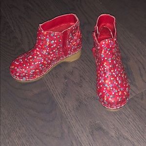 Toddler Girl OshKosh Red Floral Bootie sz 10